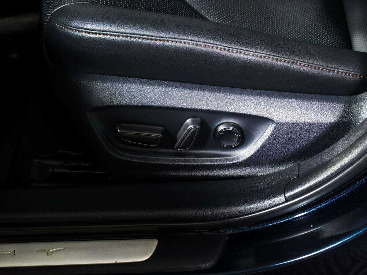 Toyota Camry 2018 года с пробегом. Фото: #19