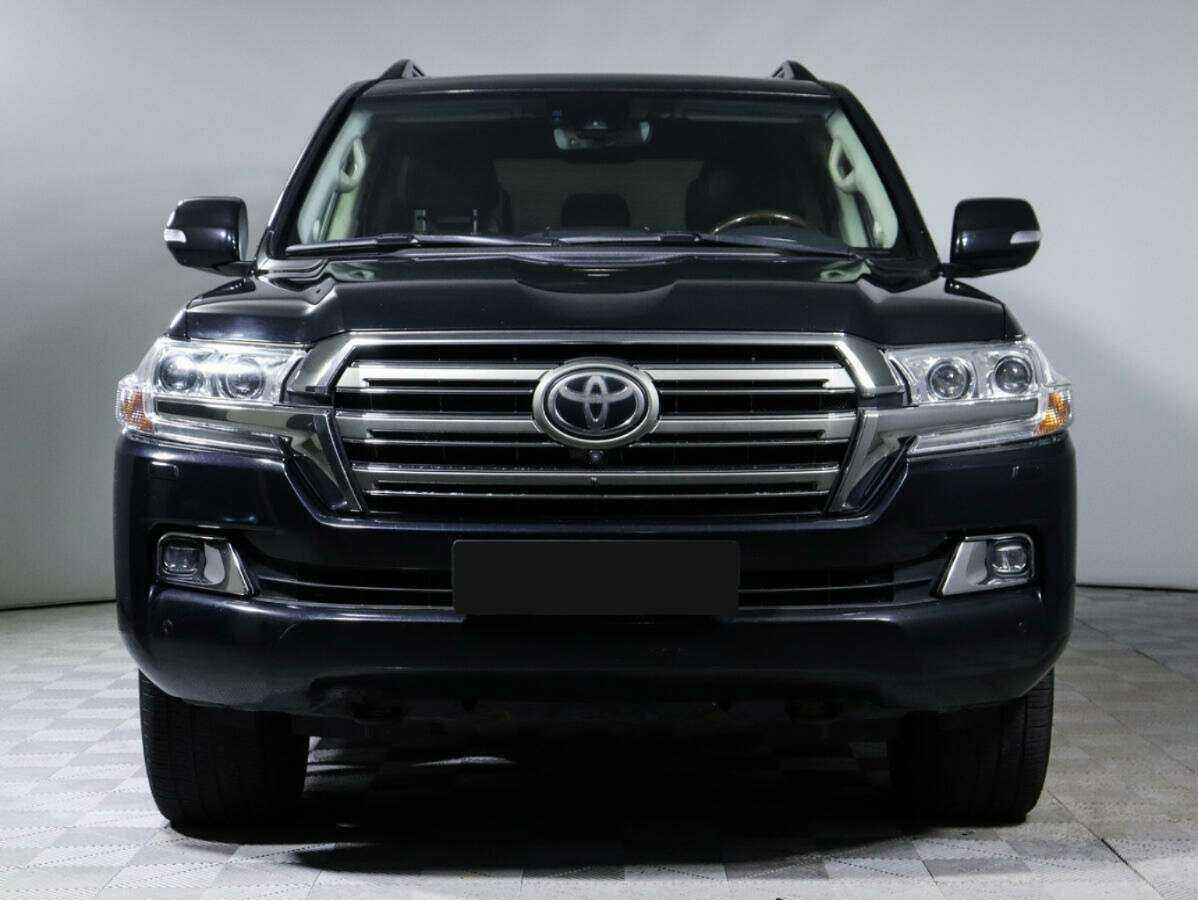 Toyota Land Cruiser 2017 года с пробегом. Фото: #1