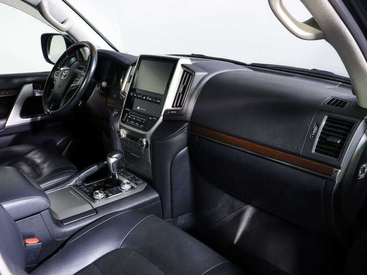 Toyota Land Cruiser 2017 года с пробегом. Фото: #5
