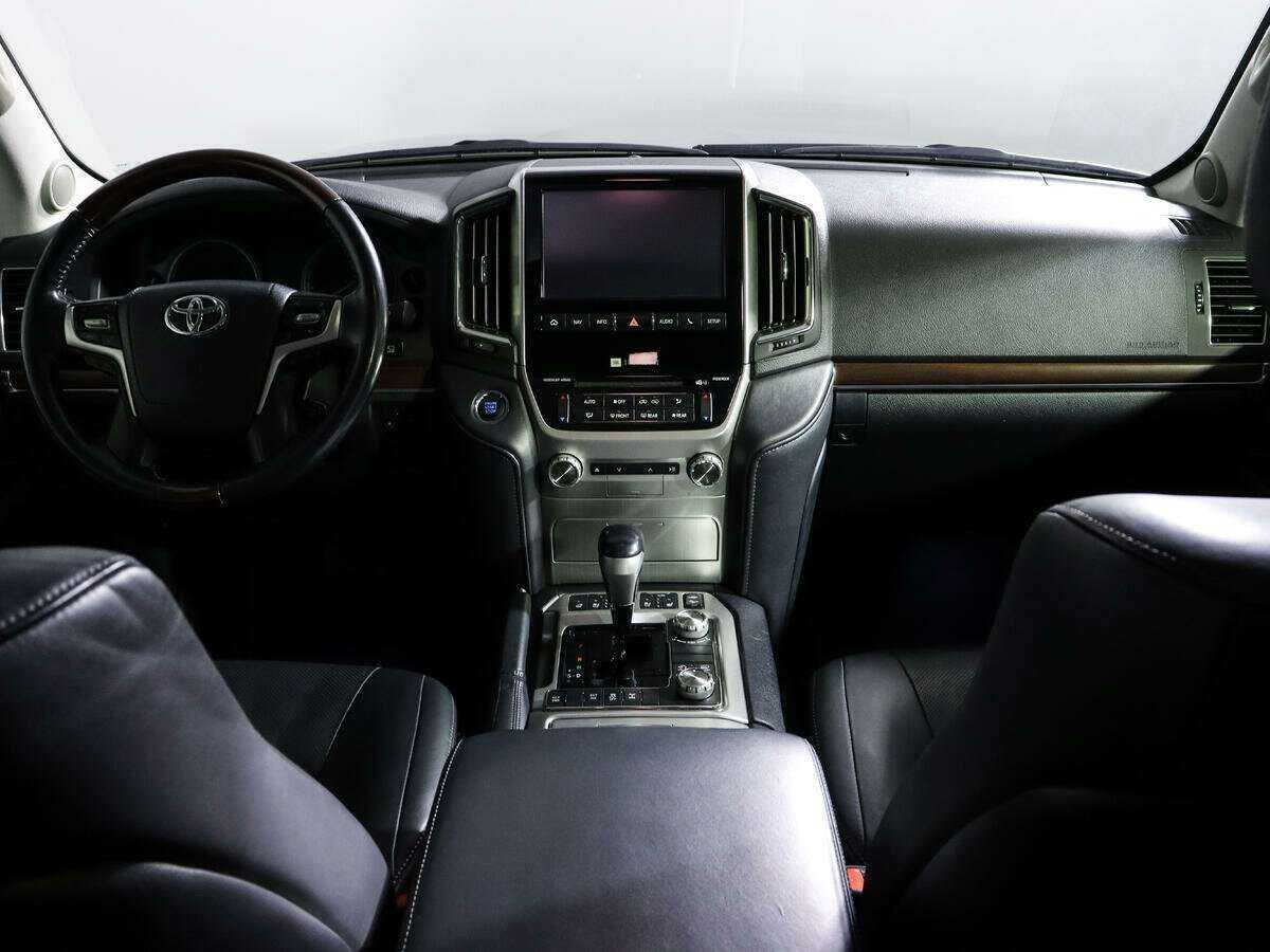 Toyota Land Cruiser 2017 года с пробегом. Фото: #8