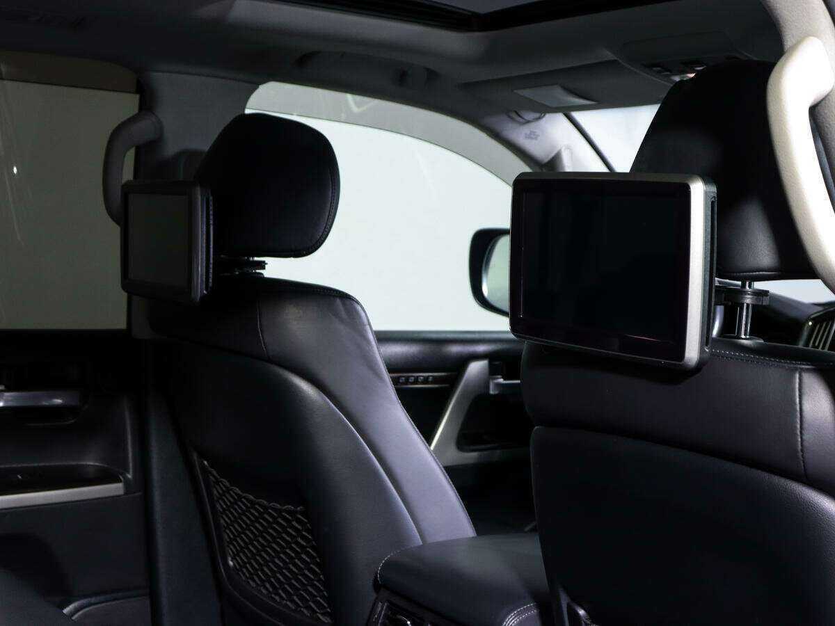 Toyota Land Cruiser 2017 года с пробегом. Фото: #12