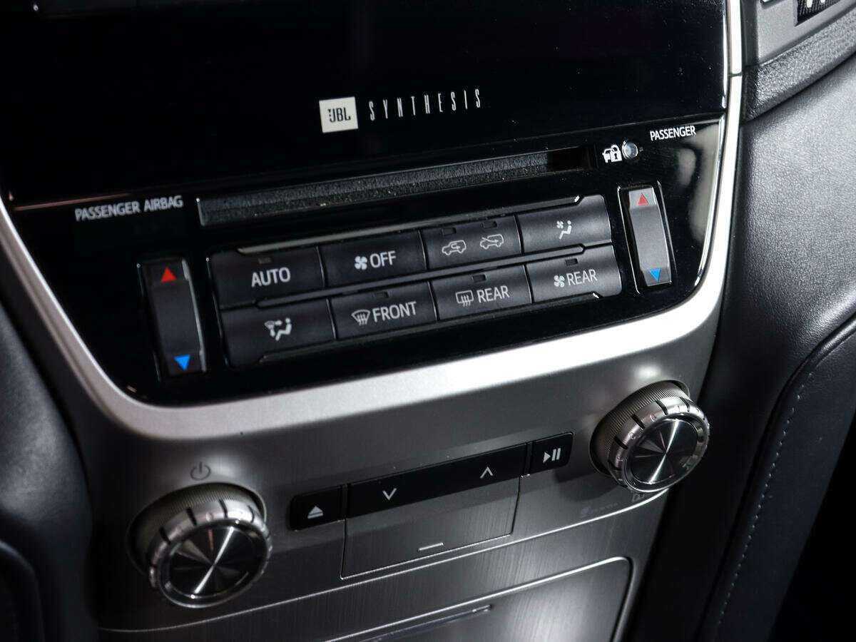 Toyota Land Cruiser 2017 года с пробегом. Фото: #18