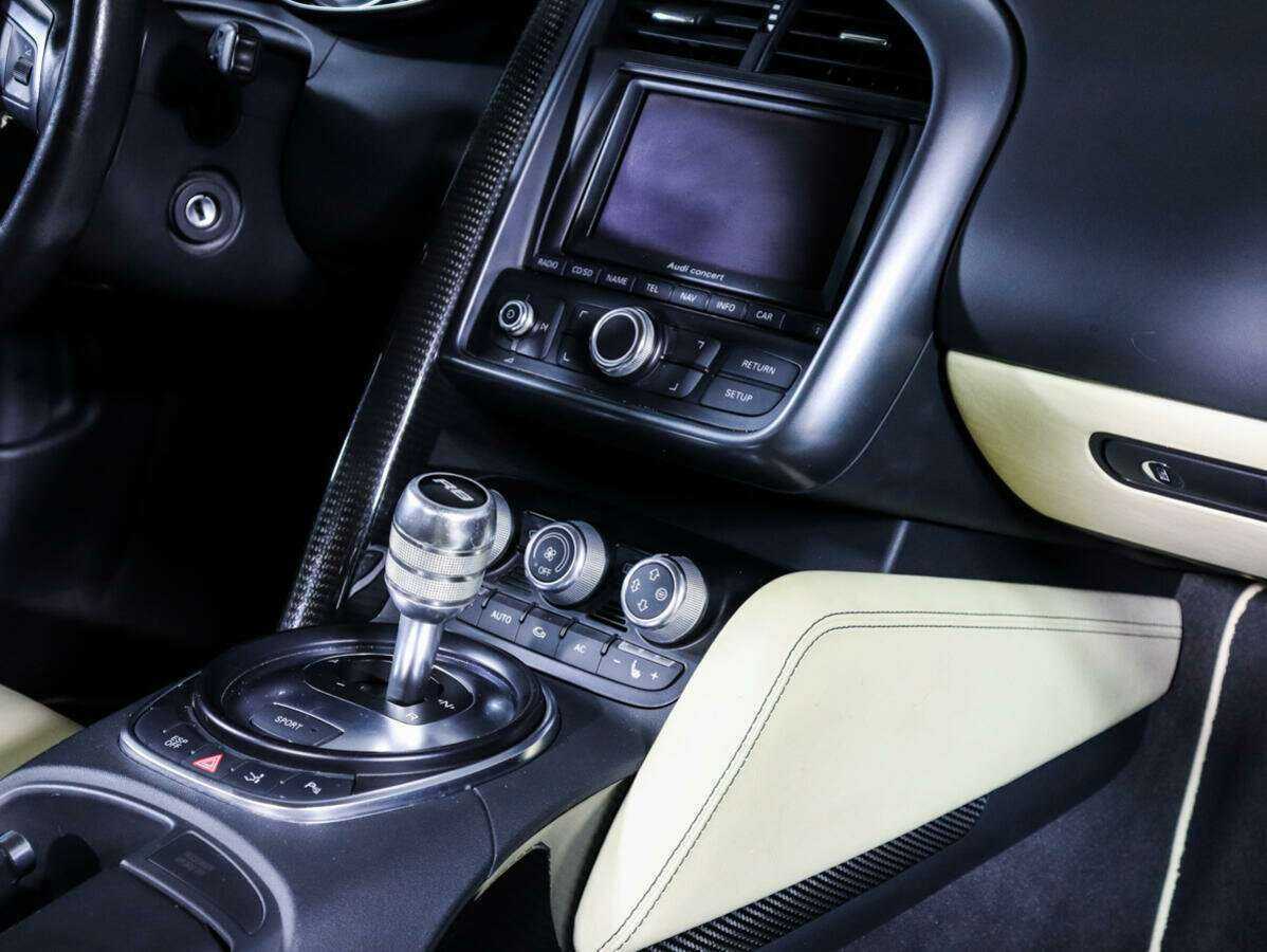 Audi R8 2008 года с пробегом. Фото: #11