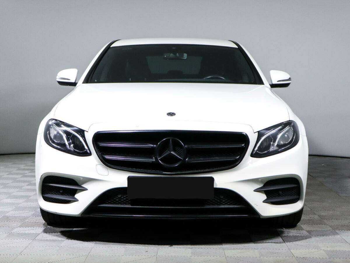 Mercedes-Benz E-Класс 2019 года с пробегом. Фото: #1