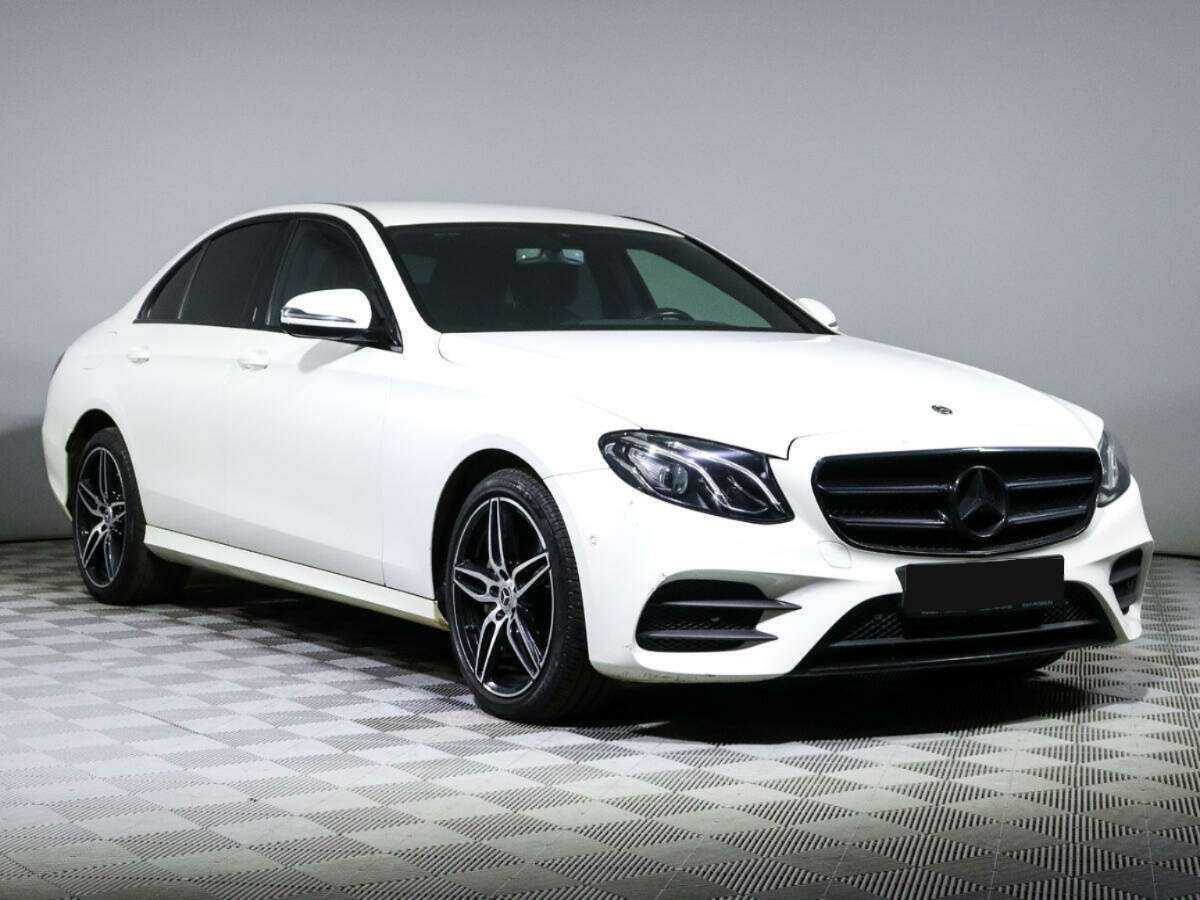 Mercedes-Benz E-Класс 2019 года с пробегом. Фото: #2