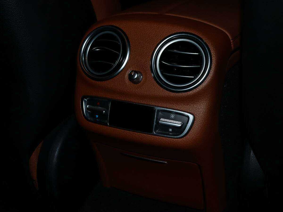 Mercedes-Benz E-Класс 2019 года с пробегом. Фото: #27