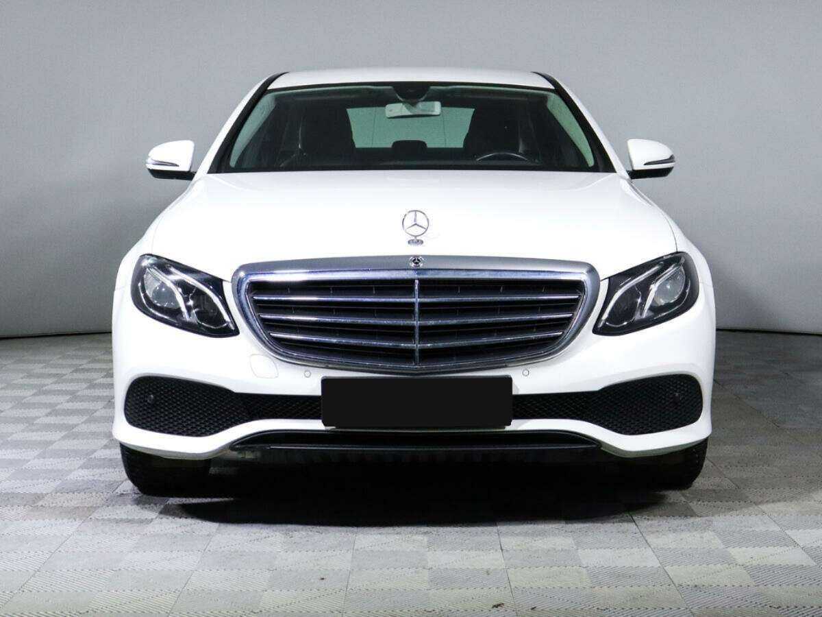 Mercedes-Benz E-Класс 2018 года с пробегом. Фото: #1