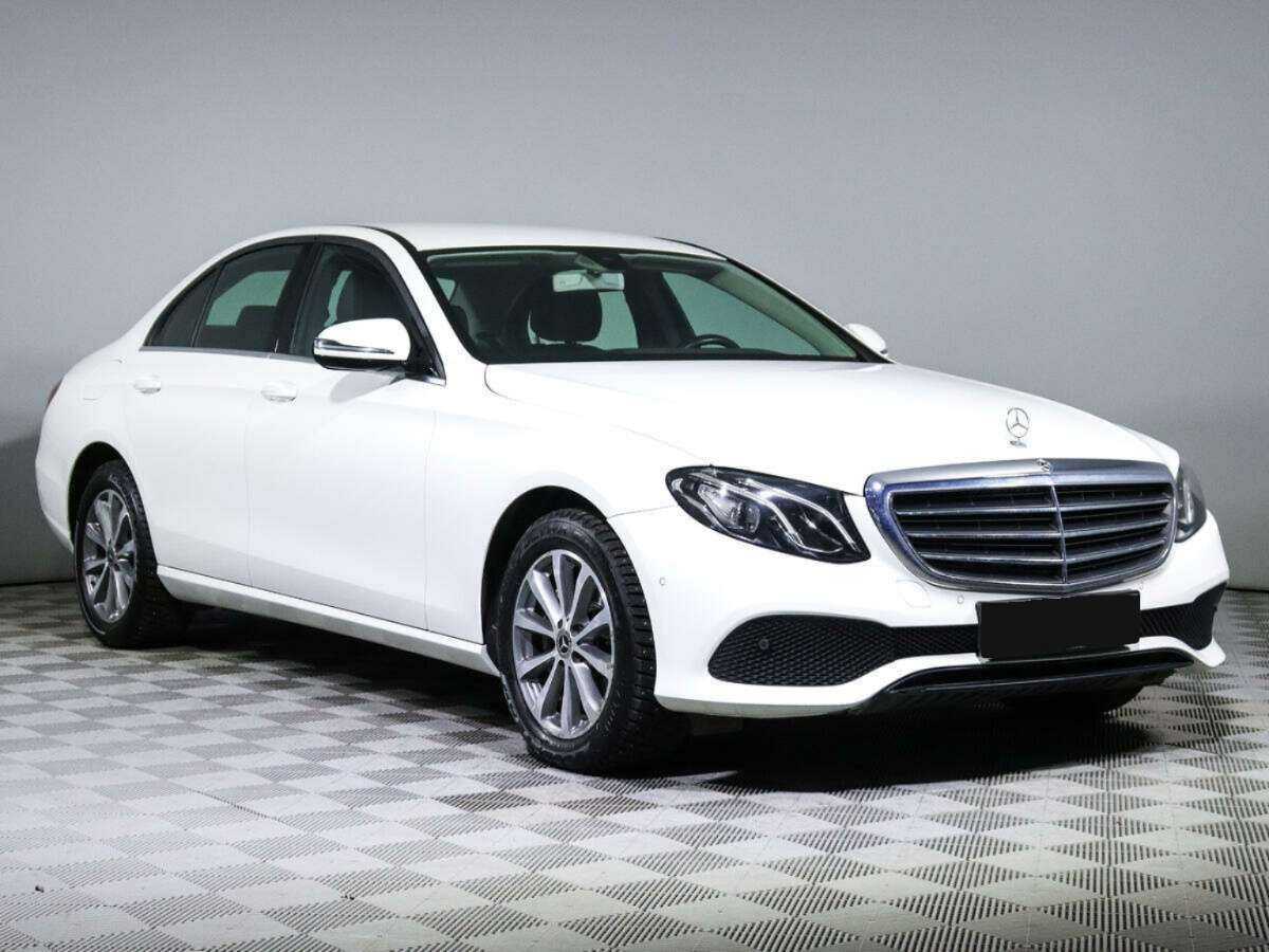 Mercedes-Benz E-Класс 2018 года с пробегом. Фото: #2
