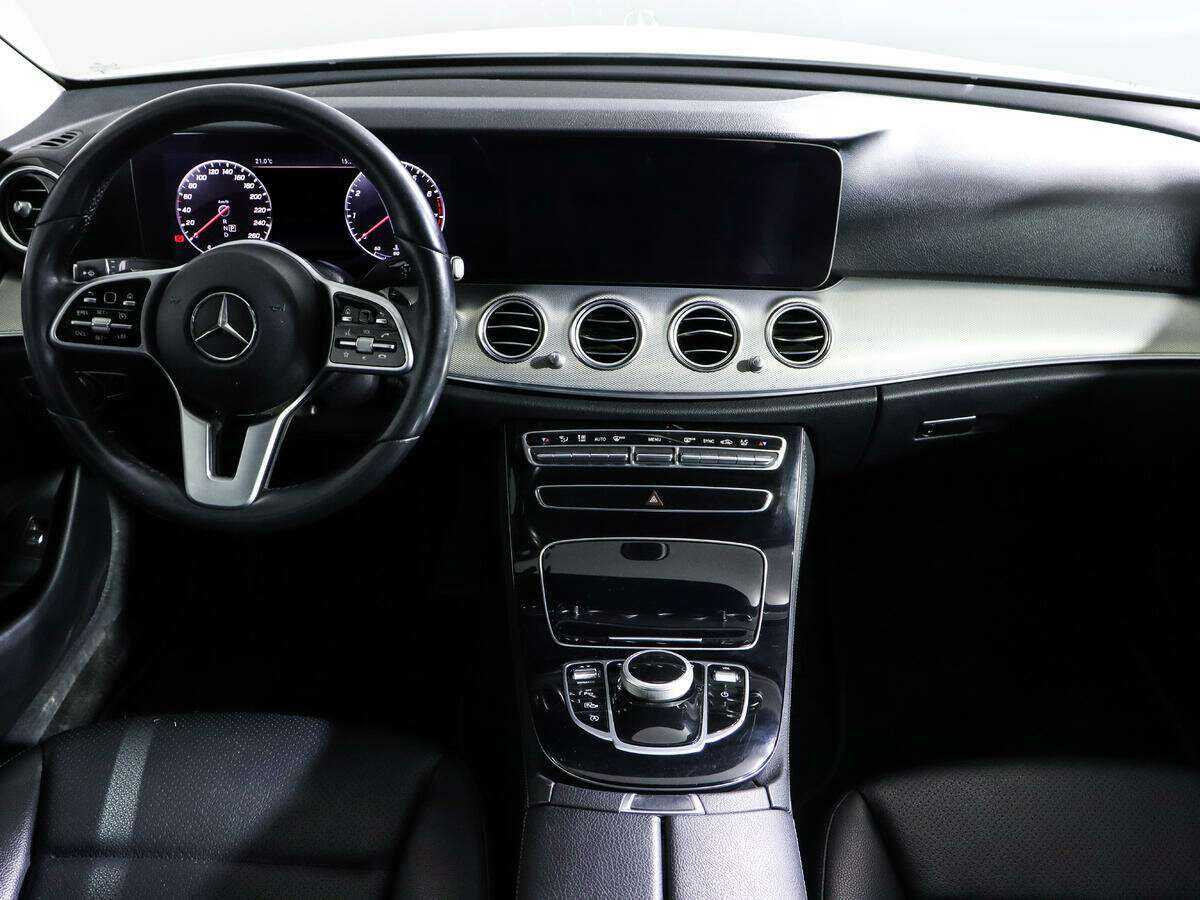 Mercedes-Benz E-Класс 2018 года с пробегом. Фото: #9