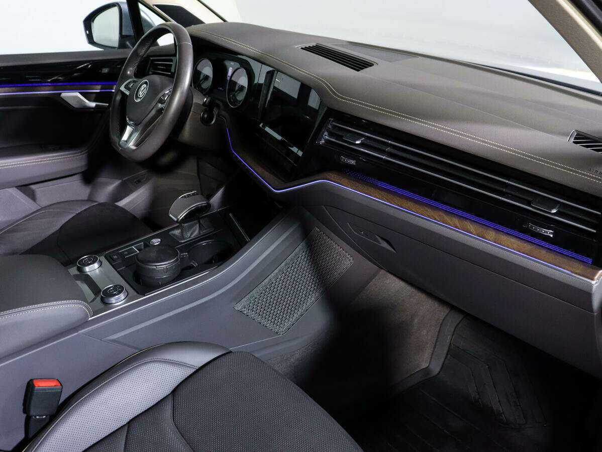 Volkswagen Touareg 2018 года с пробегом. Фото: #7