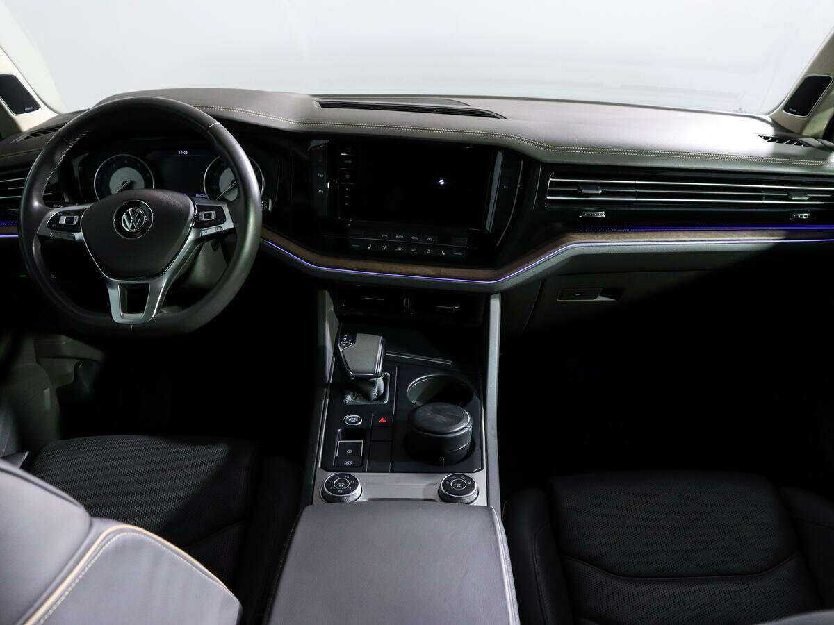 Volkswagen Touareg 2018 года с пробегом. Фото: #10