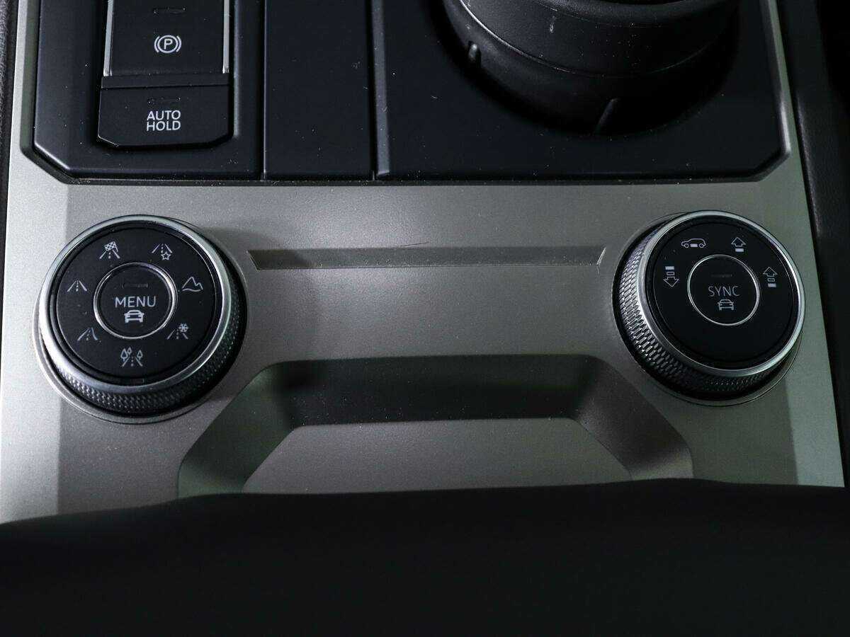 Volkswagen Touareg 2018 года с пробегом. Фото: #25