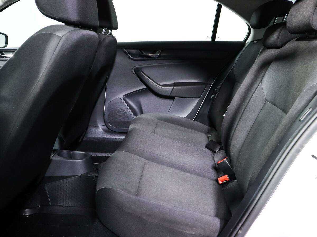 Б/У Шкода Рапид 2018 года. Фото: #8