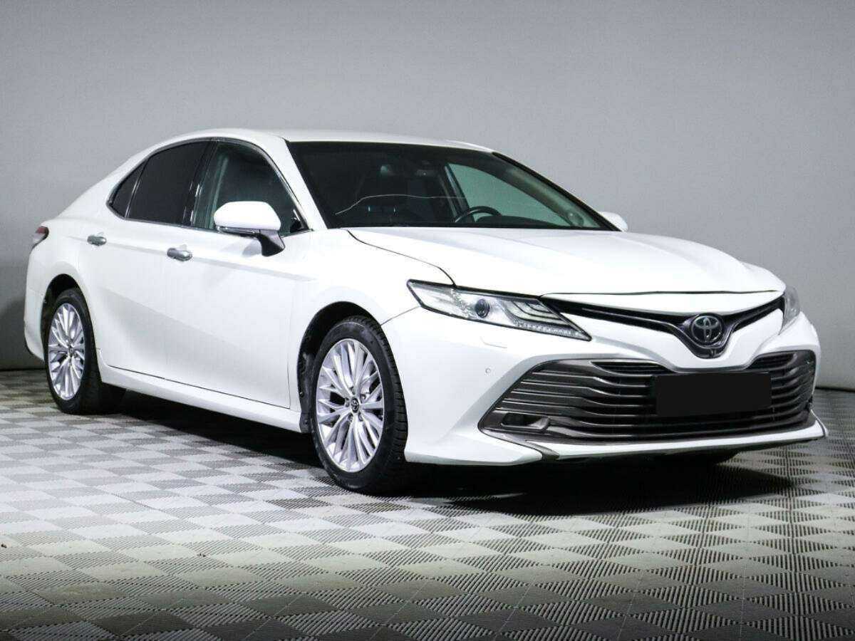 Toyota Camry 2019 года с пробегом. Фото: #2