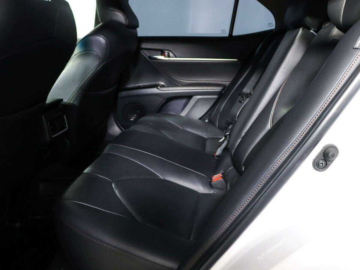 Toyota Camry 2019 года с пробегом. Фото: #7