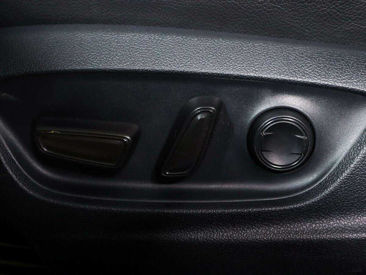 Toyota Camry 2019 года с пробегом. Фото: #21