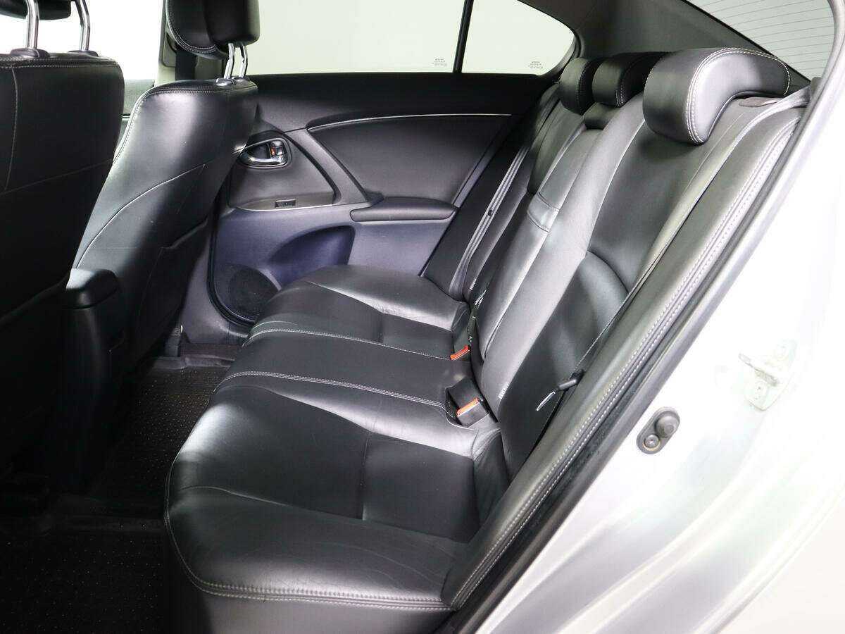 Toyota Avensis 2011 года с пробегом. Фото: #5