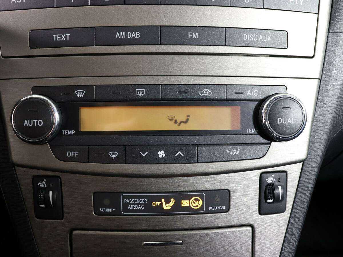 Toyota Avensis 2011 года с пробегом. Фото: #14