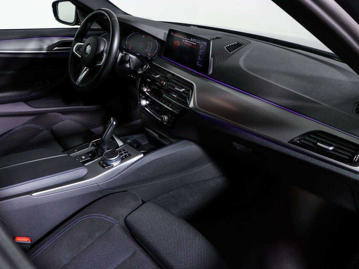 BMW 5 серии 2020 года с пробегом. Фото: #9