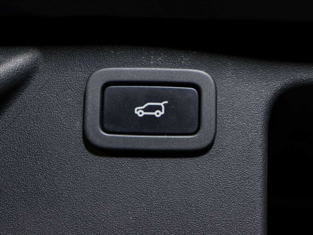 Land Rover Discovery Sport 2018 года с пробегом. Фото: #16