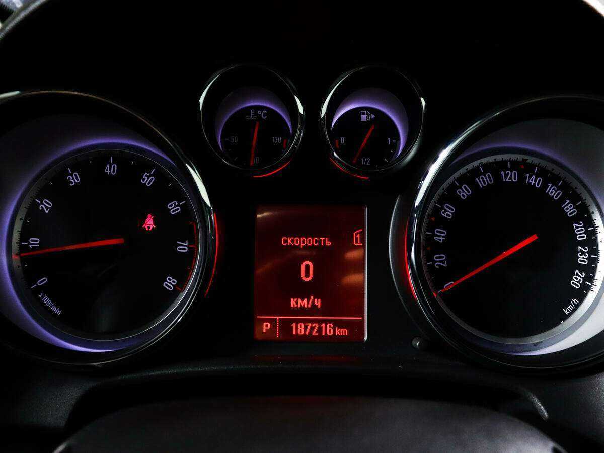 Б/У Опель Астра 2013 года. Фото: #10