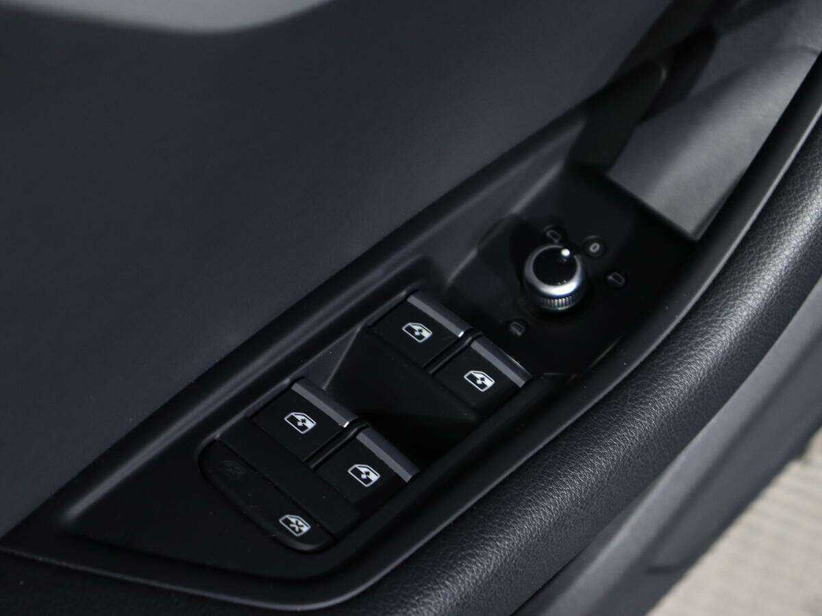 Audi A4 2021 года с пробегом. Фото: #12