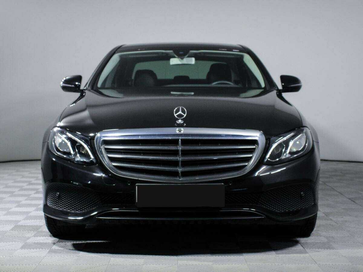 Mercedes-Benz E-Класс 2018 года с пробегом. Фото: #1