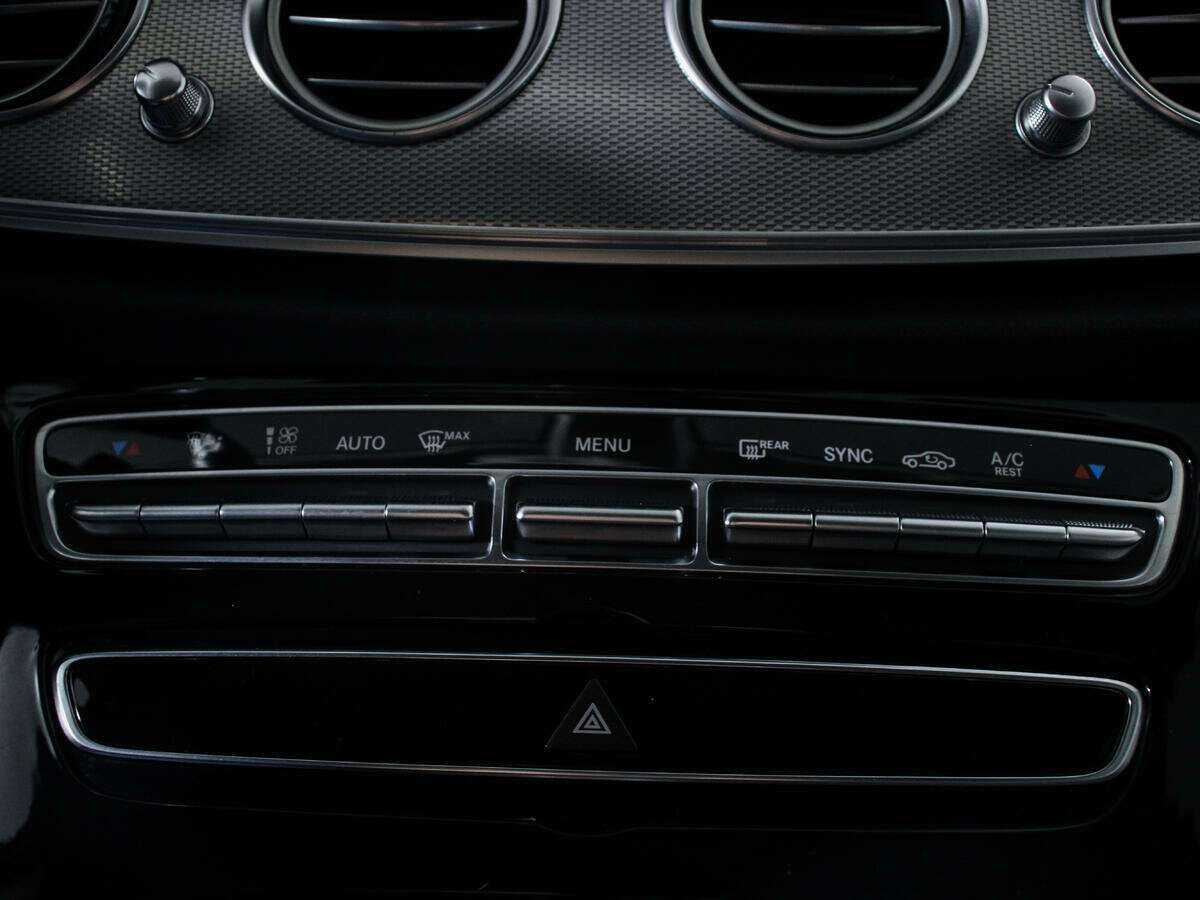 Mercedes-Benz E-Класс 2018 года с пробегом. Фото: #12