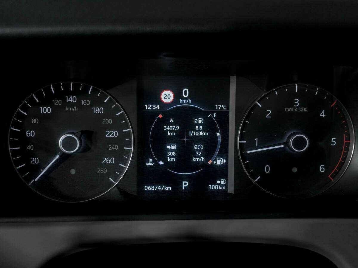 Land Rover Range Rover Velar 2017 года с пробегом. Фото: #9