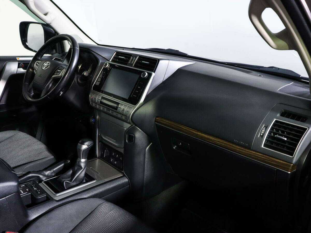 Toyota Land Cruiser Prado 2019 года с пробегом. Фото: #7