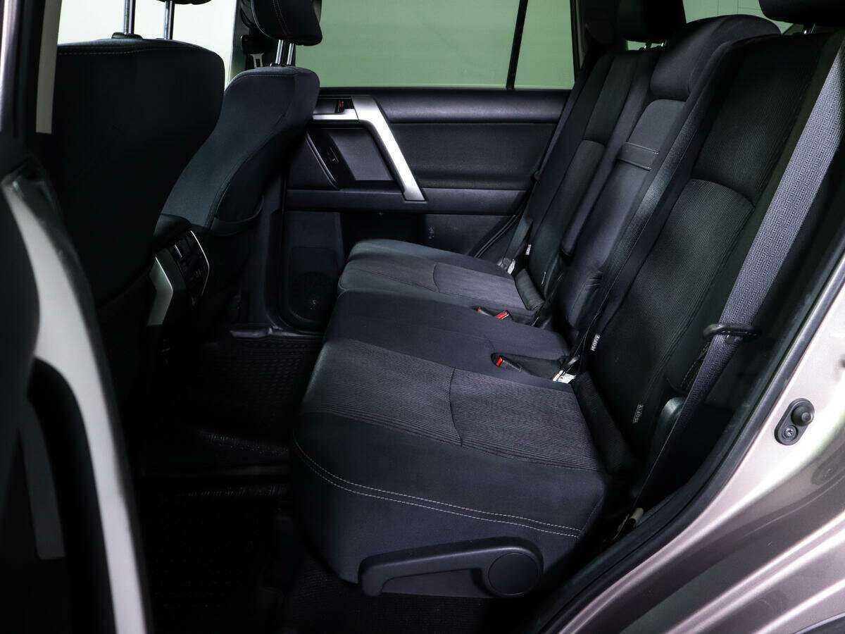Toyota Land Cruiser Prado 2019 года с пробегом. Фото: #8