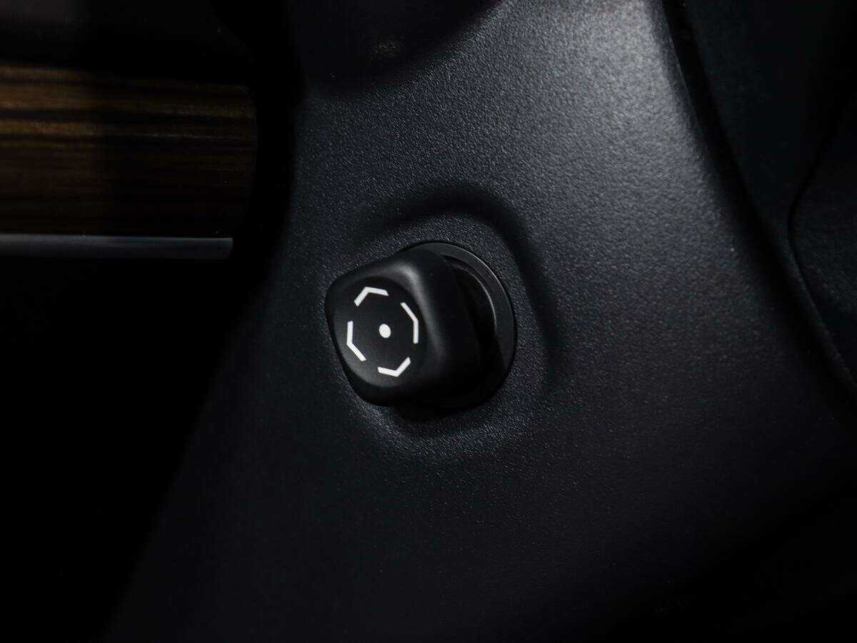 Toyota Land Cruiser Prado 2019 года с пробегом. Фото: #19