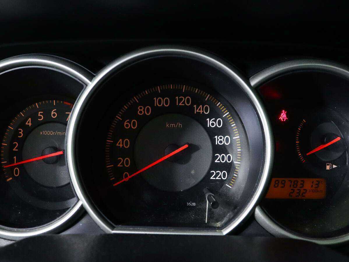 Nissan Tiida 2008 года с пробегом. Фото: #8