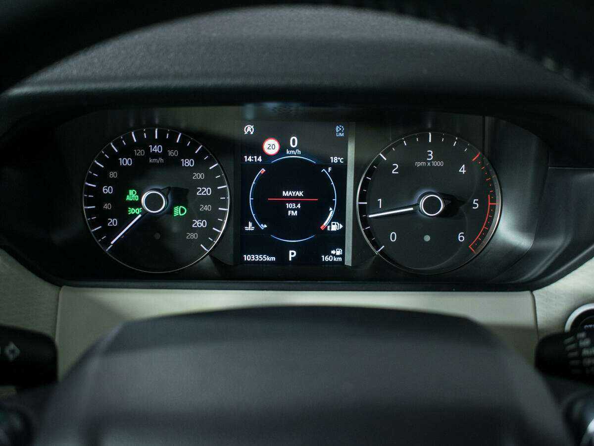 Land Rover Range Rover Velar 2019 года с пробегом. Фото: #9