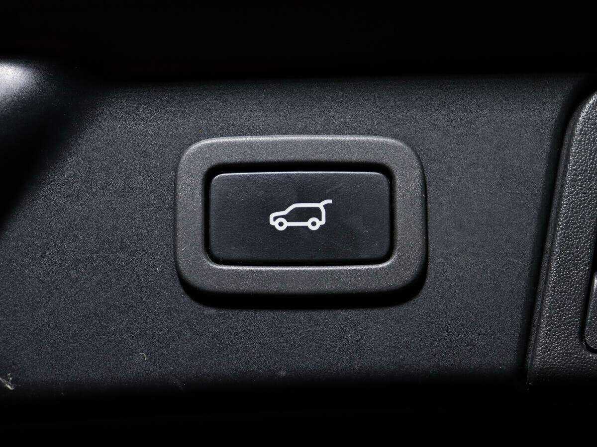 Land Rover Range Rover Velar 2018 года с пробегом. Фото: #13