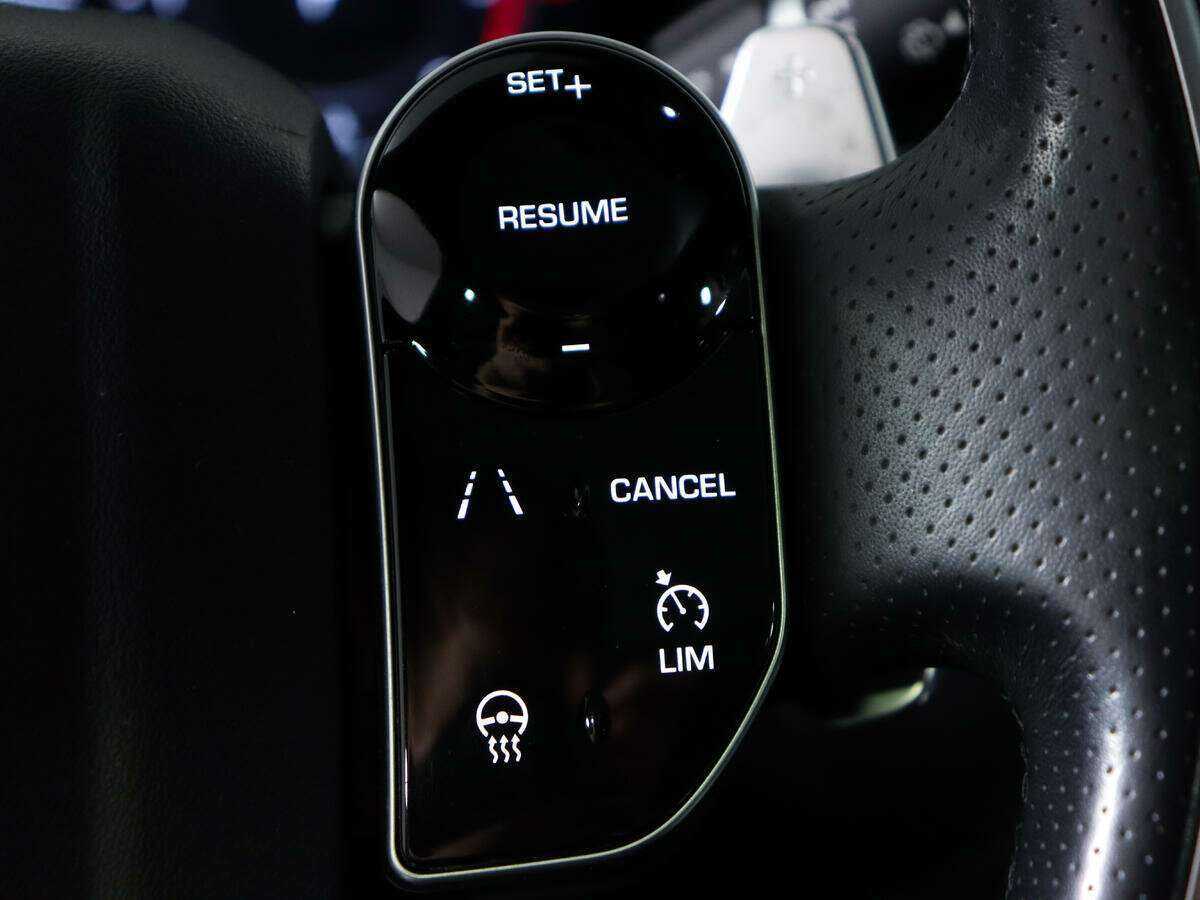 Land Rover Range Rover Velar 2018 года с пробегом. Фото: #17