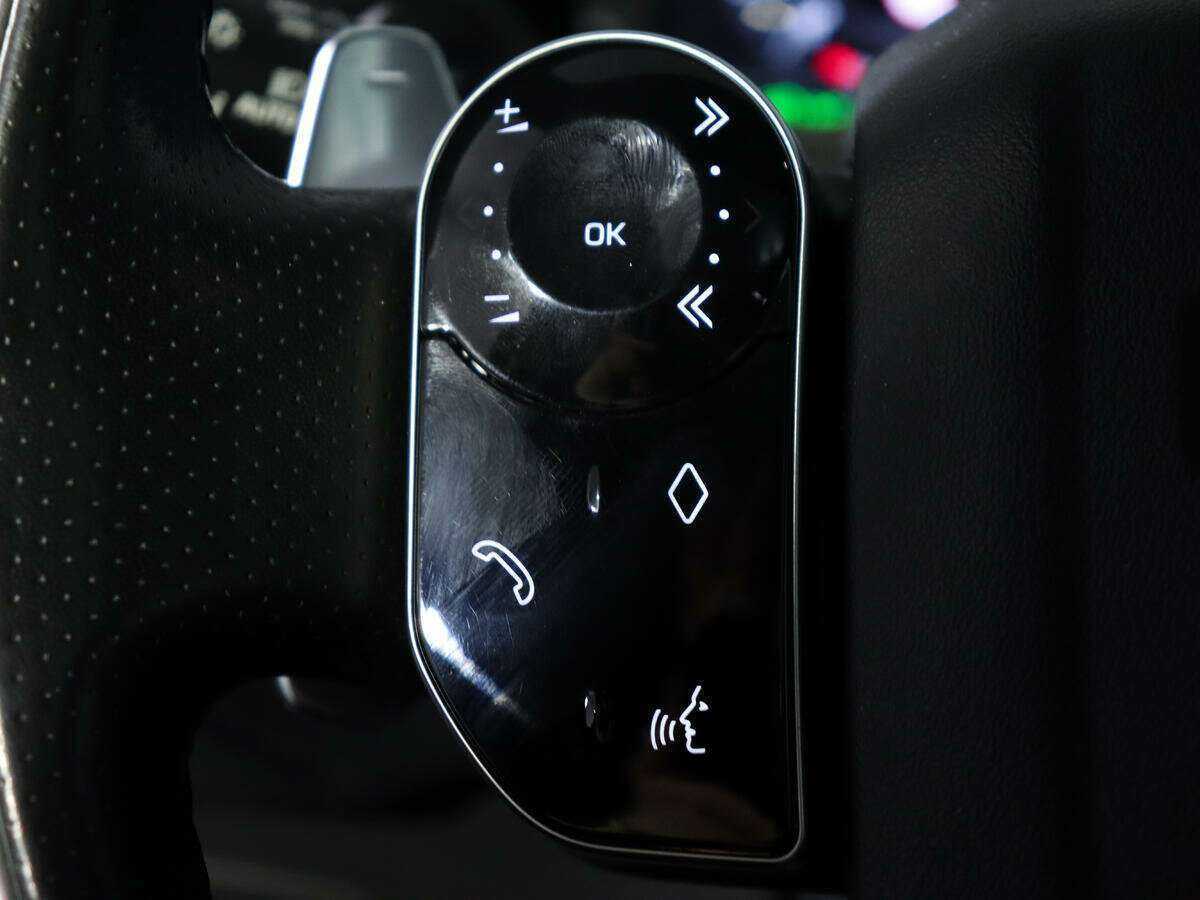 Land Rover Range Rover Velar 2018 года с пробегом. Фото: #18