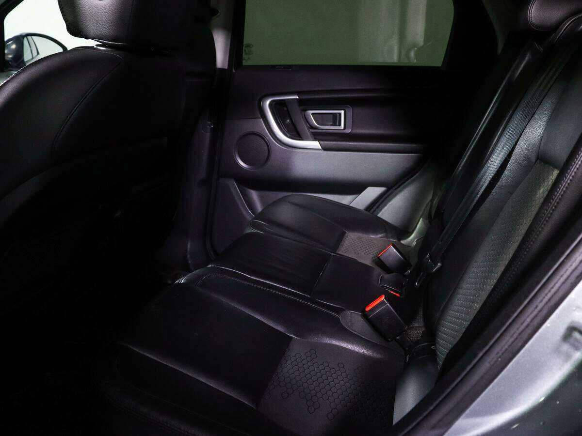 Land Rover Discovery Sport 2017 года с пробегом. Фото: #7