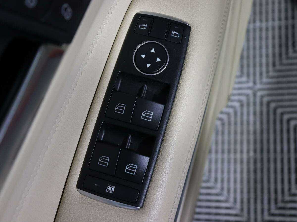 Mercedes-Benz E-Класс 2016 года с пробегом. Фото: #16