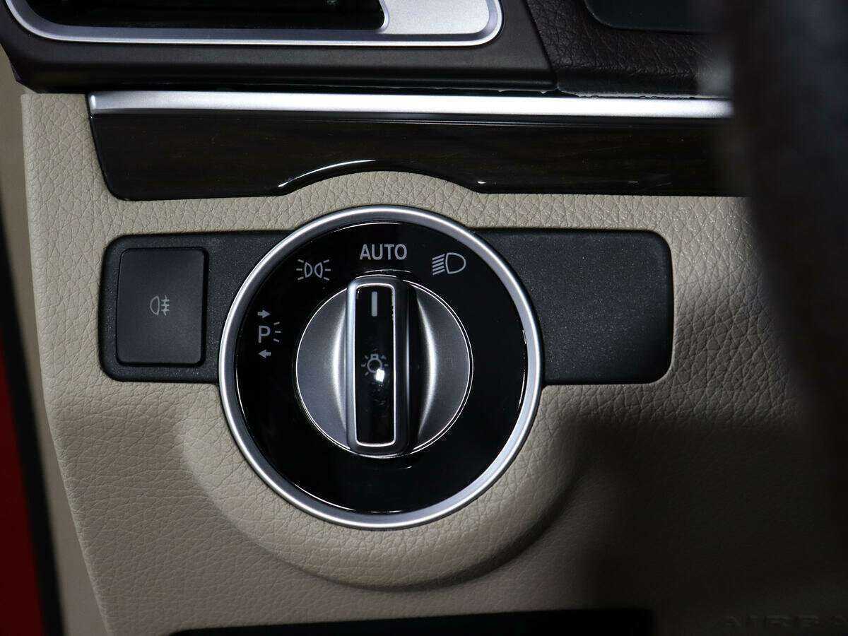 Mercedes-Benz E-Класс 2016 года с пробегом. Фото: #18