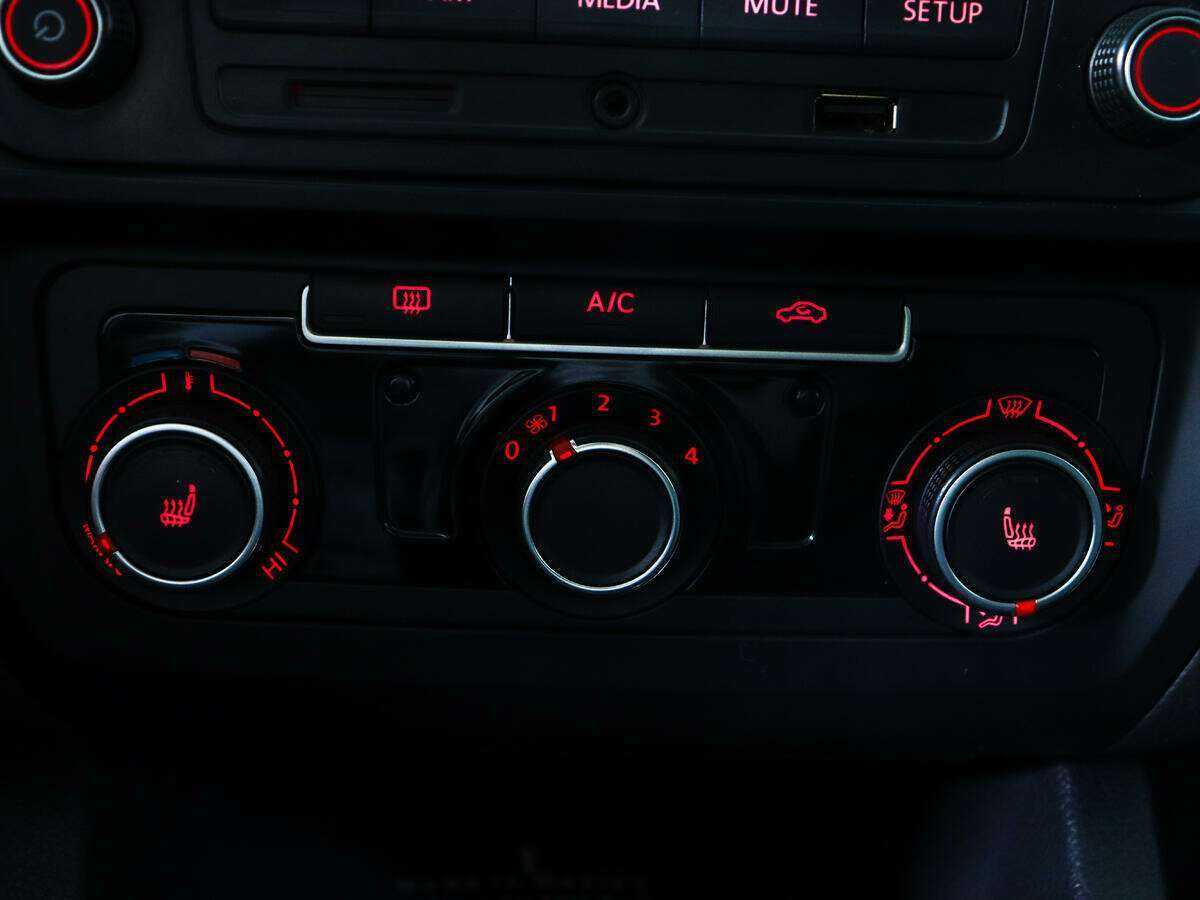 Б/У Фольксваген Джетта 2016 года. Фото: #14