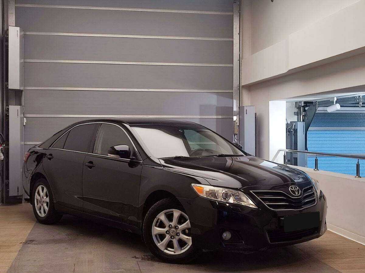 Toyota Camry 2010 года с пробегом. Фото: #2