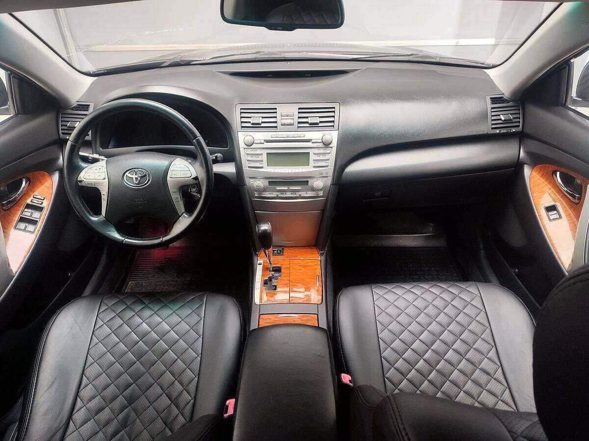 Toyota Camry 2010 года с пробегом. Фото: #8