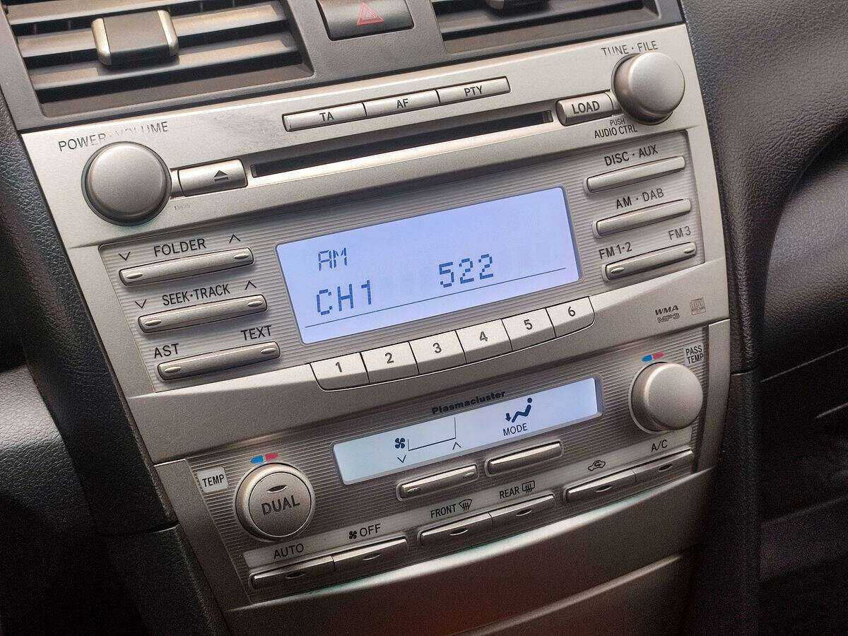 Toyota Camry 2010 года с пробегом. Фото: #16