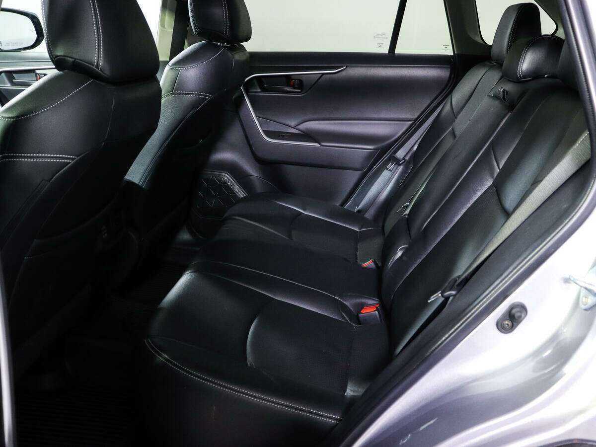 Toyota RAV4 2022 года с пробегом. Фото: #7