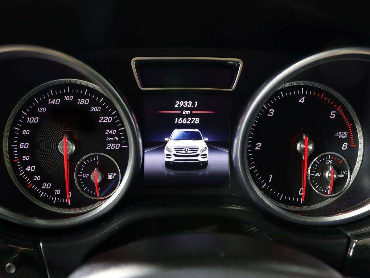 Mercedes-Benz GLE 2015 года с пробегом. Фото: #7