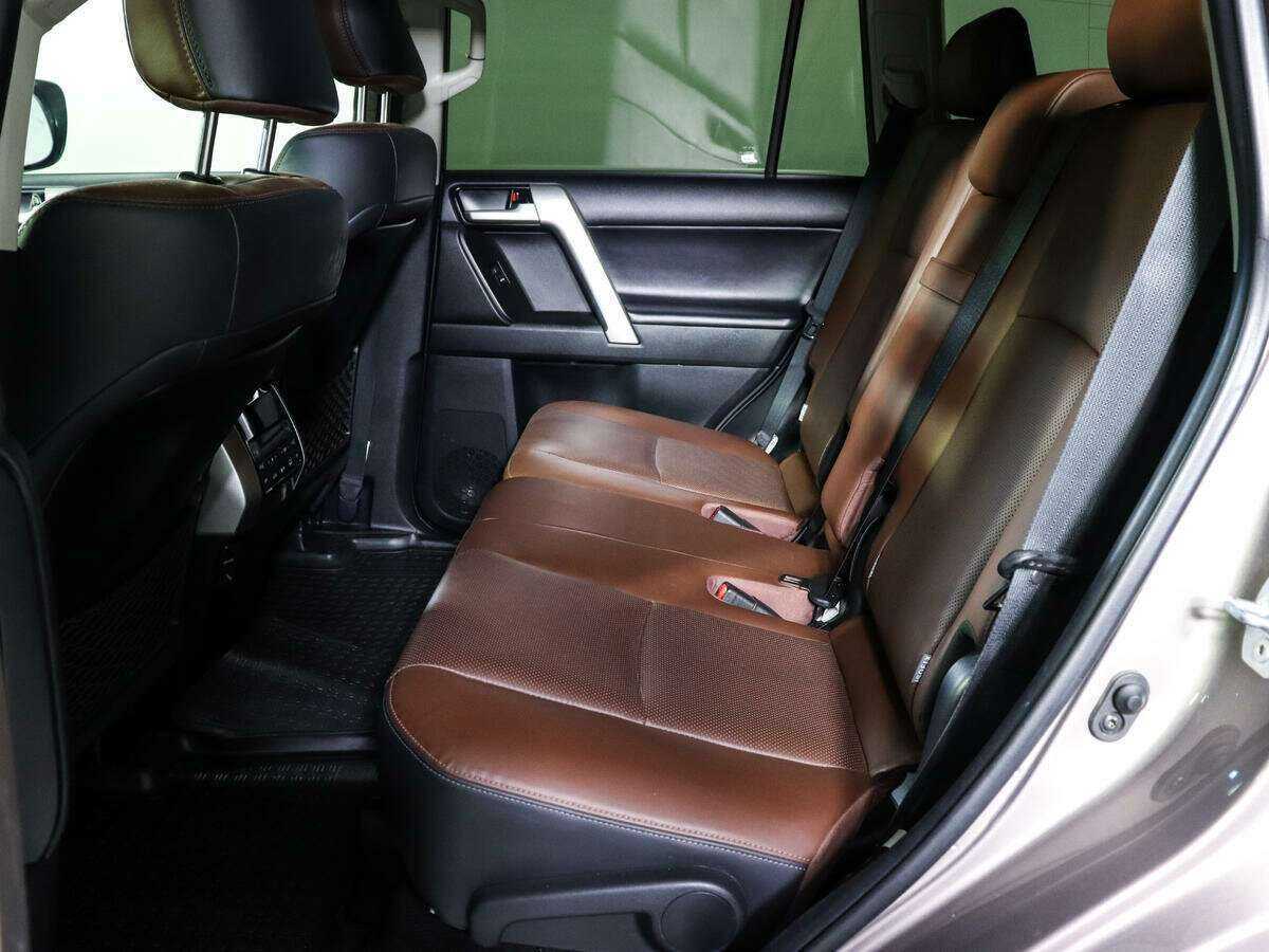 Toyota Land Cruiser Prado 2020 года с пробегом. Фото: #6