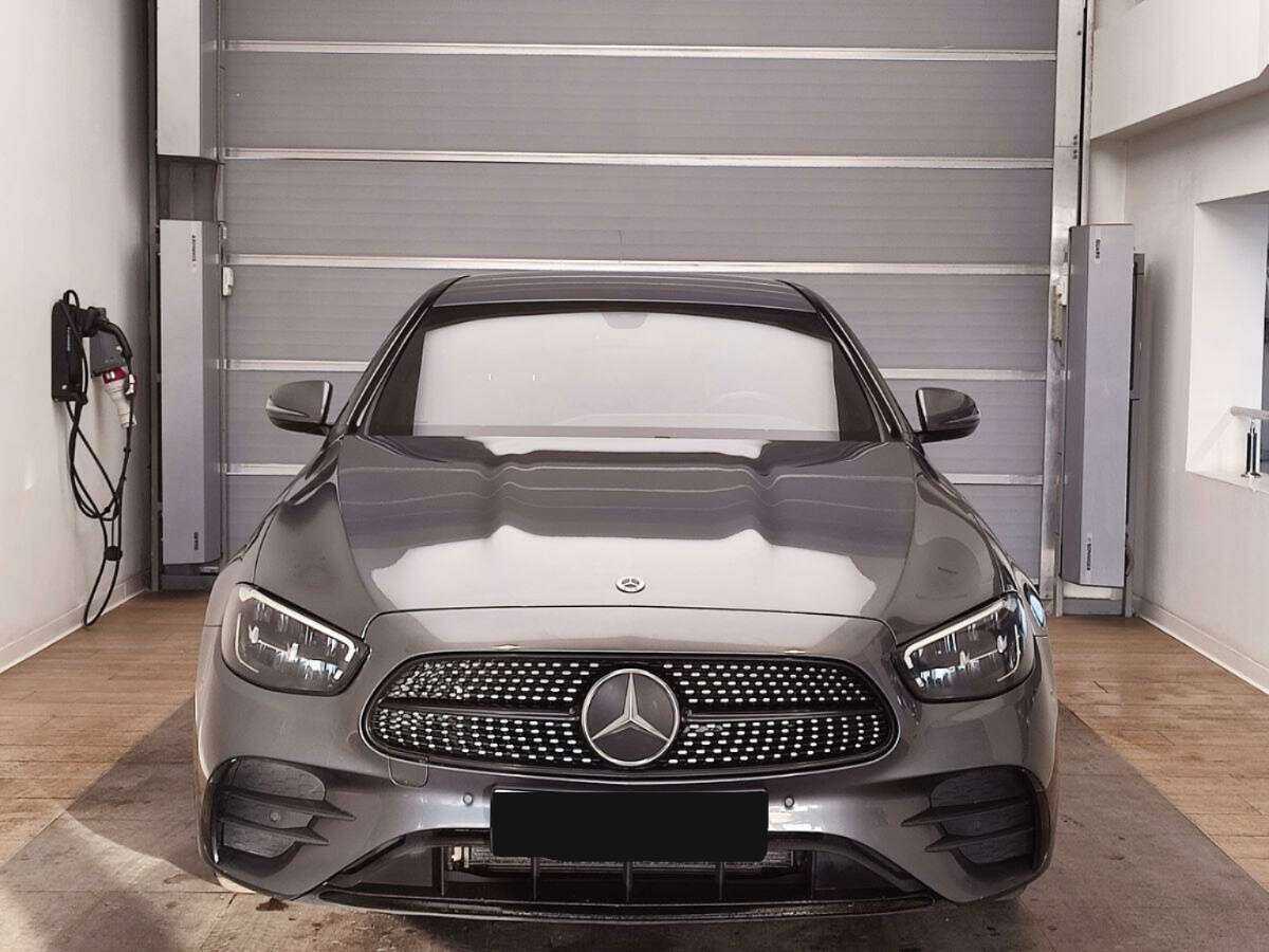 Mercedes-Benz E-Класс 2020 года с пробегом. Фото: #1