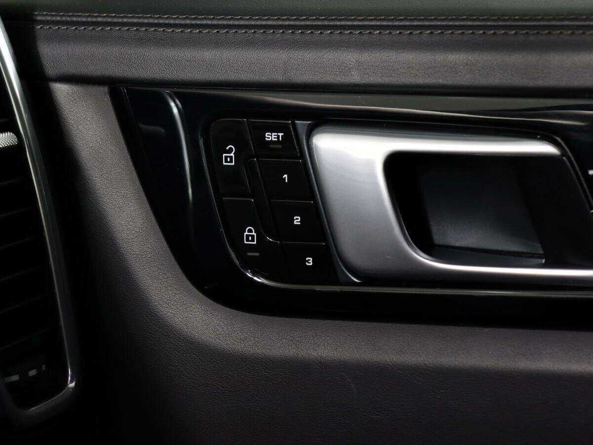 Porsche Cayenne 2019 года с пробегом. Фото: #21