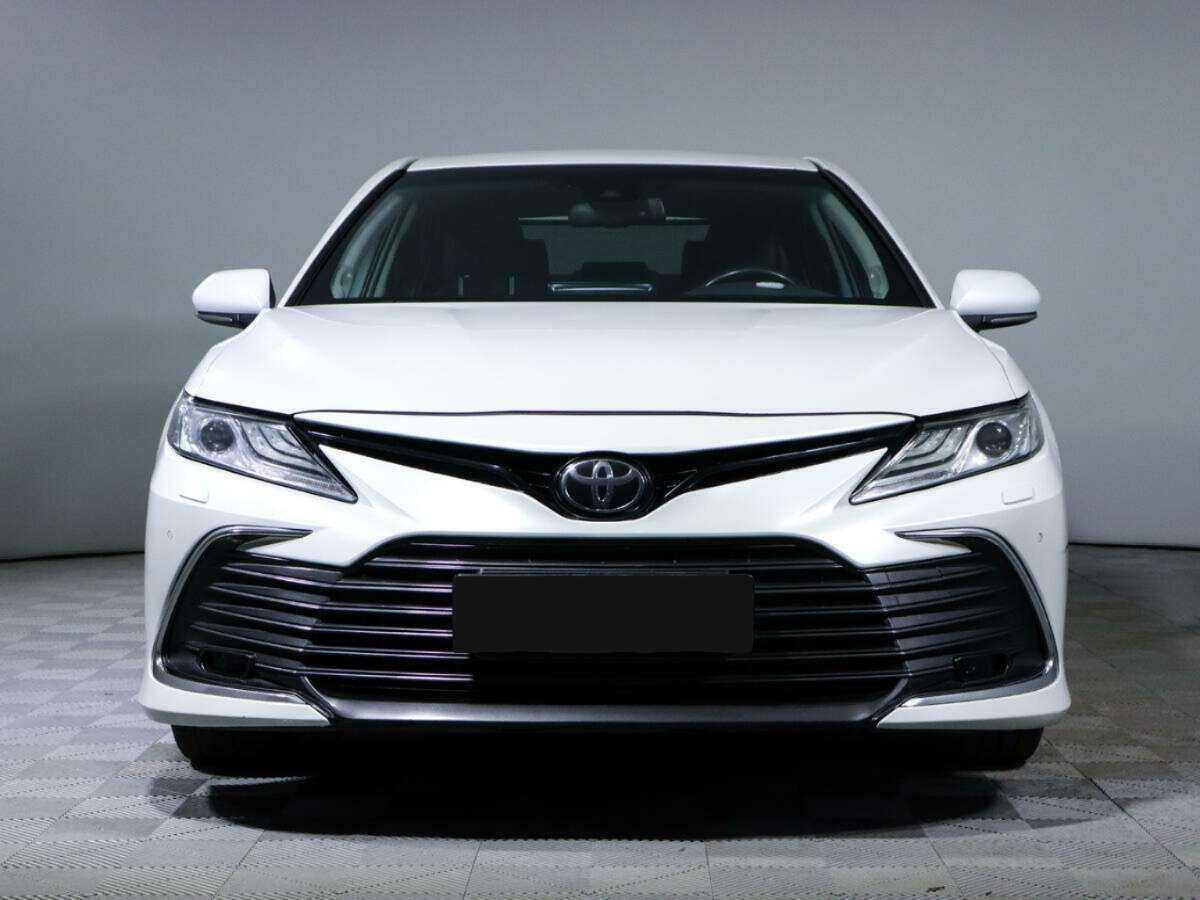 Toyota Camry 2021 года с пробегом. Фото: #1
